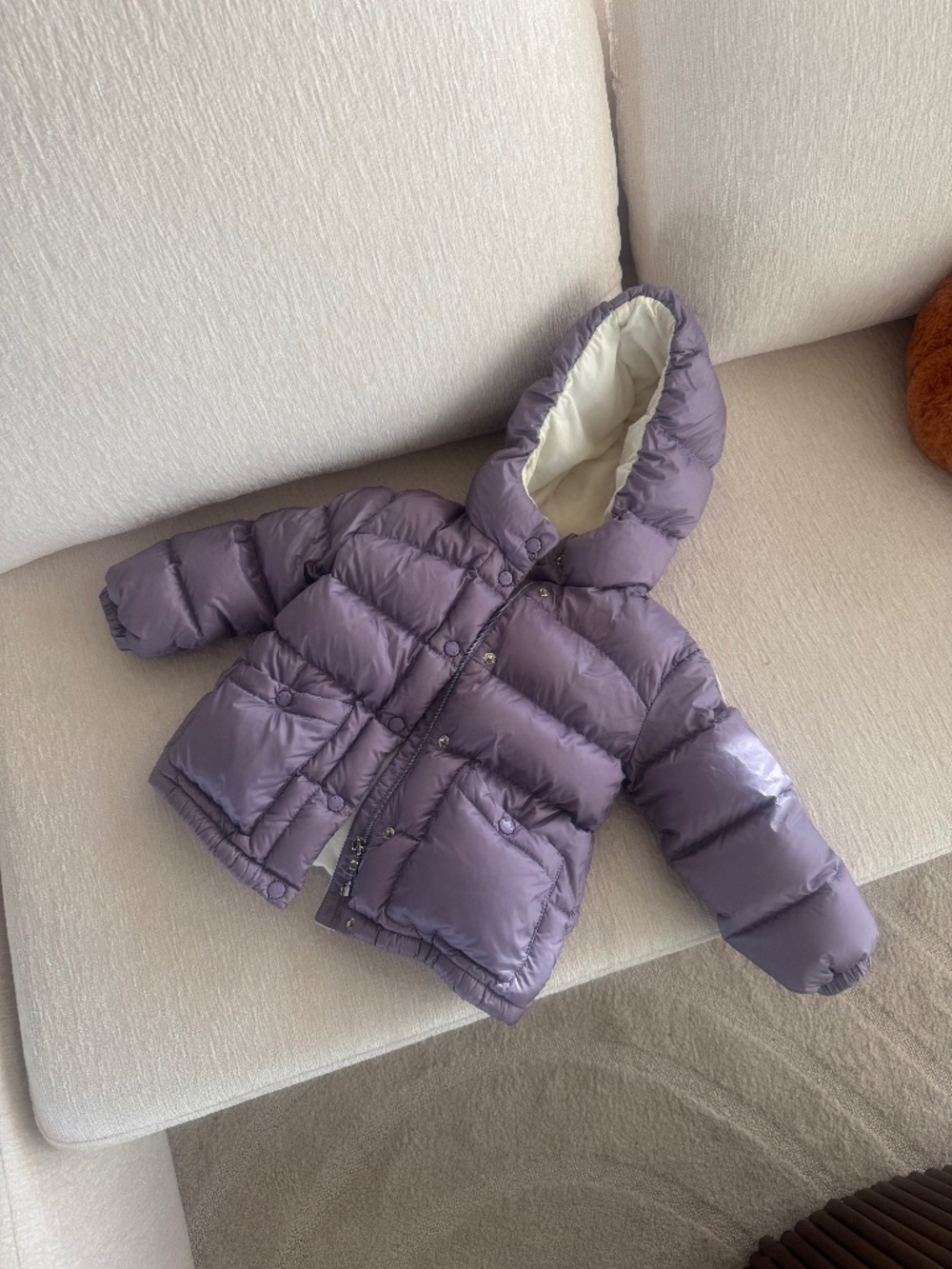 moncler - Picture 1 of 5
